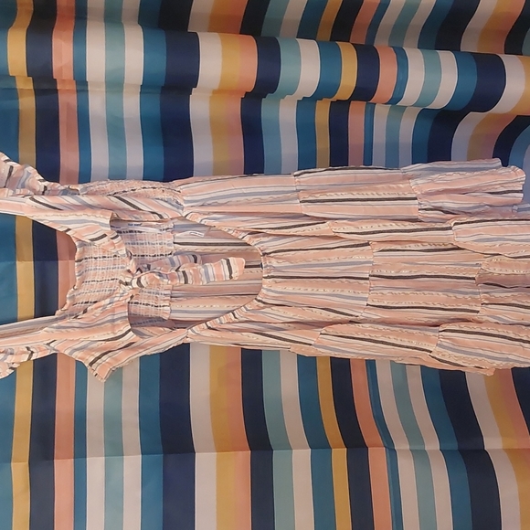 Spring dress - Picture 1 of 3